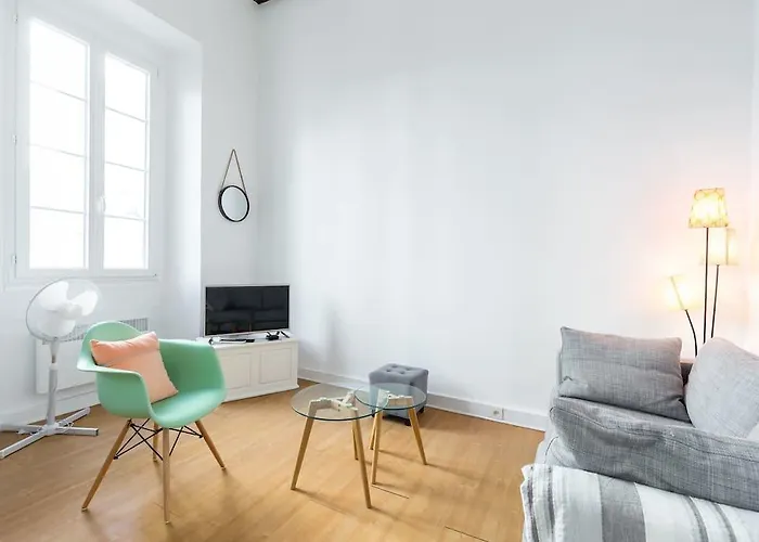 Appartamento Nicelidays - Le Suede - Carré D'or - 2min From Beaches *